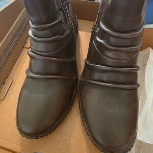 Clarks Collection Caroline Orchard Dark Brown 8